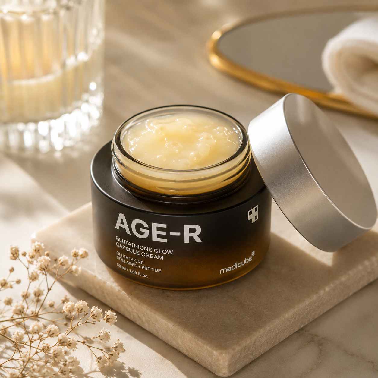 Medicube AGE-R Glutathione Glow Capsule Cream 50 ml za blistaviji, hidriran i njegovan izgled kože