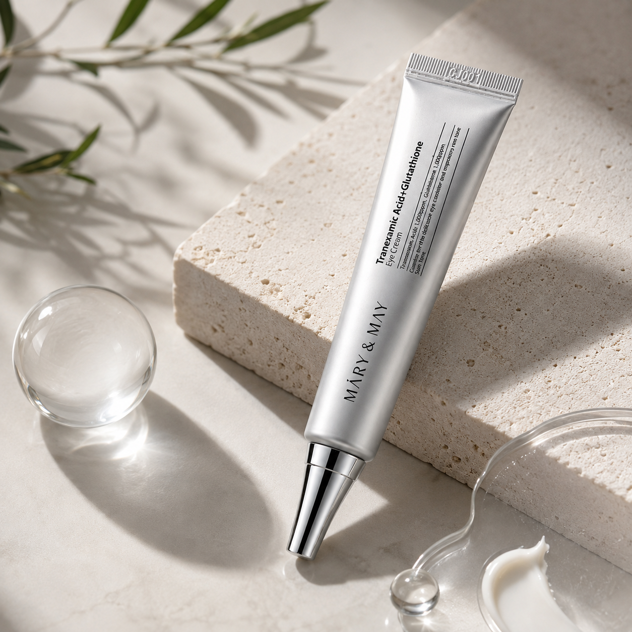 MARY & MAY Tranexamic Acid + Glutathione Eye Cream 30 ml za blistaviji i njegovaniji izgled područja oko očiju